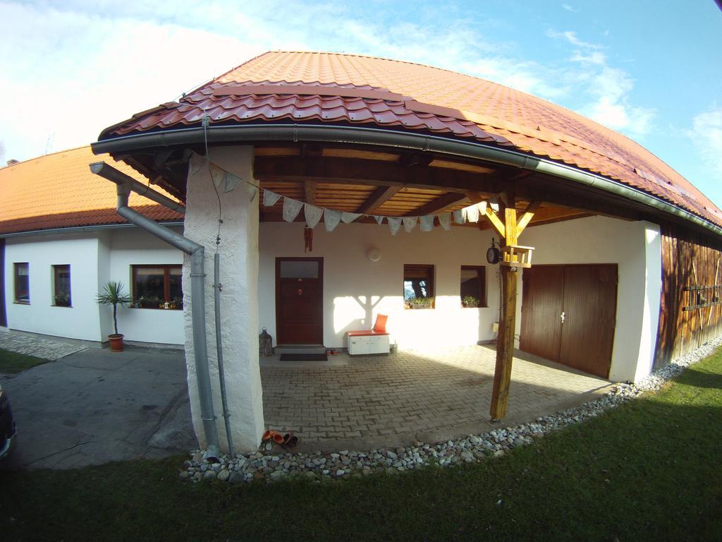 Vidiecky Apartman Kubo Pavčina Lehota Exterior foto